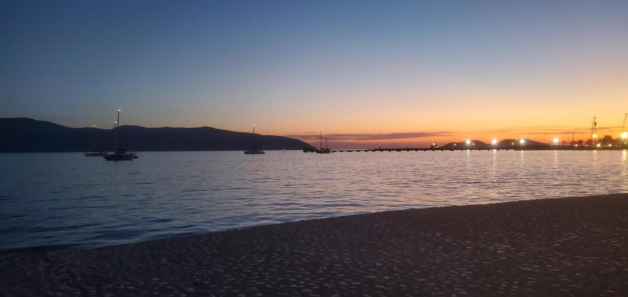 Sea Side Apartment วญอเรอ ภายนอก รูปภาพ